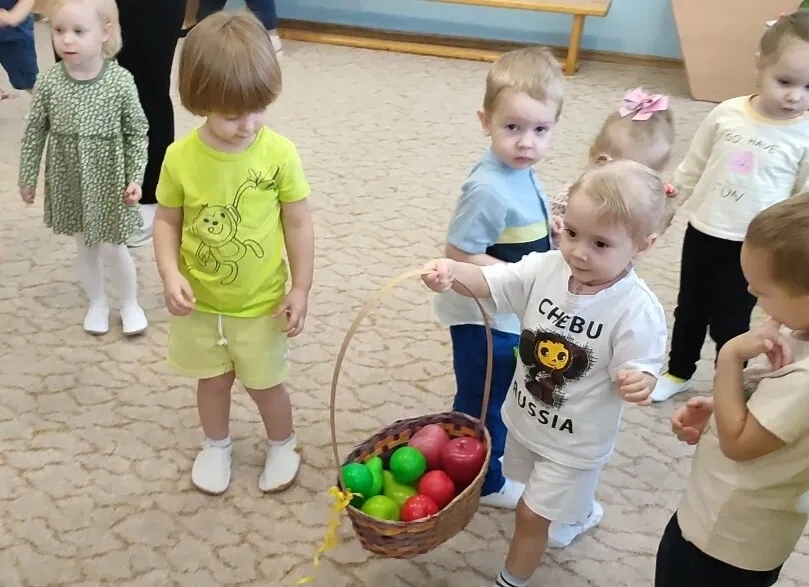 ЗАНЯТИЕ ДЛЯ ДЕТЕЙ 1-ОЙ МЛАДШЕЙ ГРУППЫ "Яблочки и груши для Мишутки" ЗАНЯТИЕ ДЛЯ ДЕТЕЙ 1-ОЙ МЛАДШЕЙ ГРУППЫ "Яблочки и груши для Мишутки"